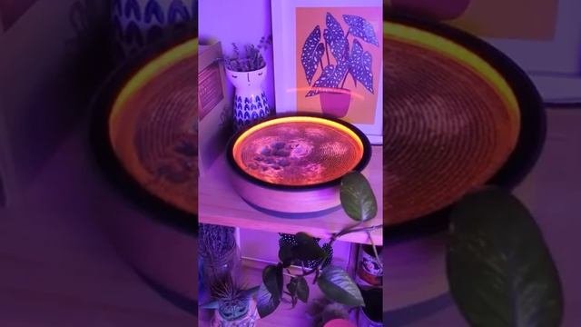 Oasis Mini - это инновационное устройство, превращающееся в кинетический оазис в мире технологии.