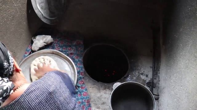 Бабушка испекла Тандырный Хлеб Азербайджанская Кухня Деревенская Кухня Рецепты