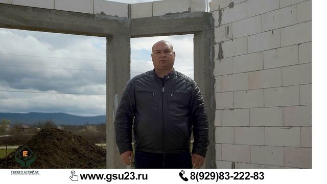 Какой высоты делать потолок в частном доме?