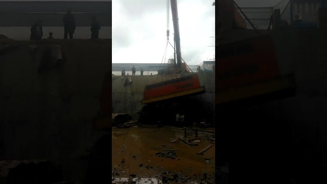 Подъем крана ДЭК 631 УКРЗ в Москве.