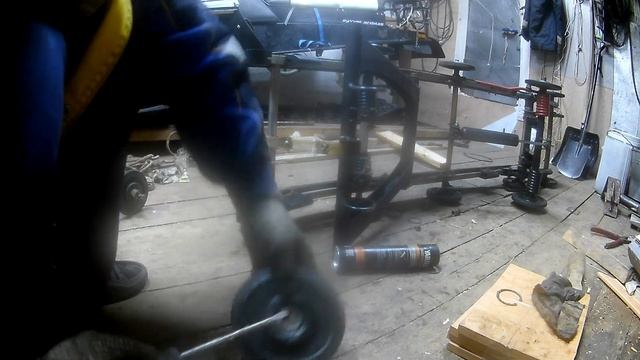 Снегоход Тайга замена подшипников в катках ТО тележки