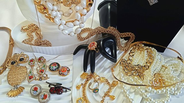 159. Итальянская мозаика, Austria, Monet, Sarah Coventry и другие находки.