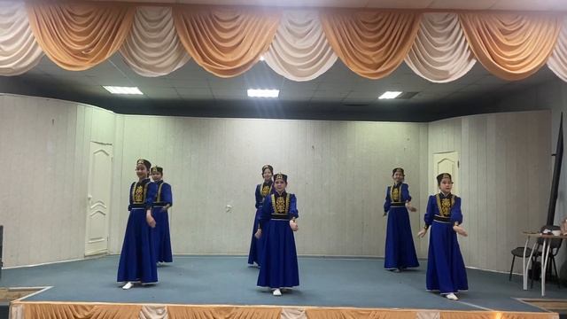 Калмыцкий девичий танец