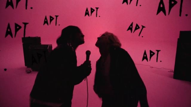 ROSÉ — APT ft. Bruno Mars (Official Music Video)