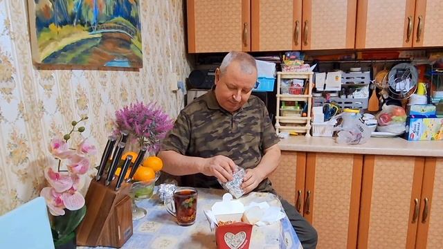 Получили подарок и отведали вкусняшки за участие в конкурсе-3.12.2024 год.