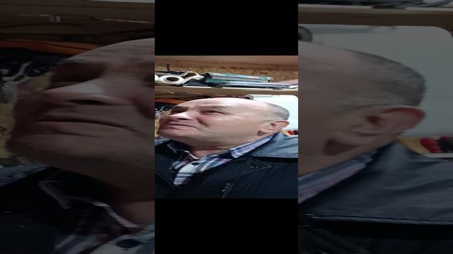 Дед оценивает мой гараж