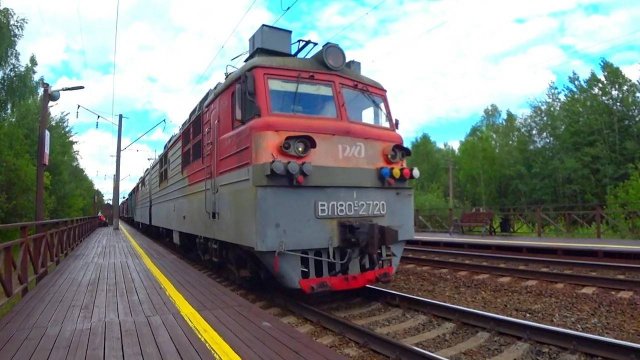 Несутся Грузовые. Нижний Новгород (Стригино)