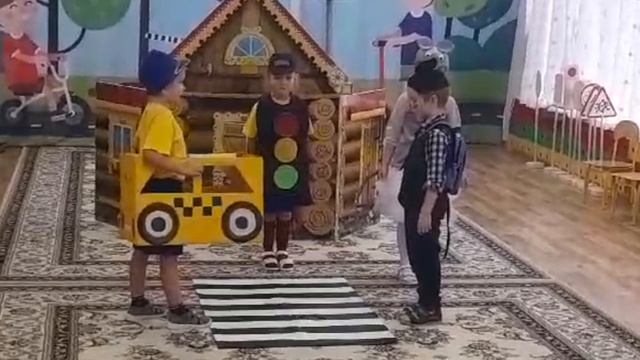 КАК МЫШОНОК ПОШЁЛ В ШКОЛУ