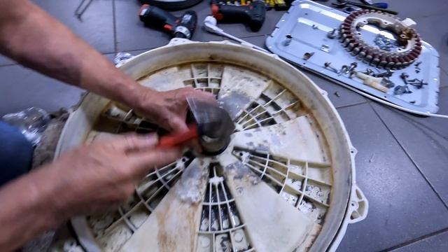 Ремонт стиральной машины LG. Замена подшипников и сальника. Полная разборка.