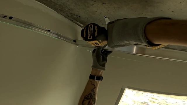 @ProНатяжной Установка скрытого карниза для натяжного потолка из профиля БП40