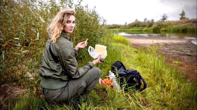 РАДИОАКТИВНАЯ деревня в Чернобыле☢️Радиация зашкаливает! Неужели купания в реке Уж не будет_😱