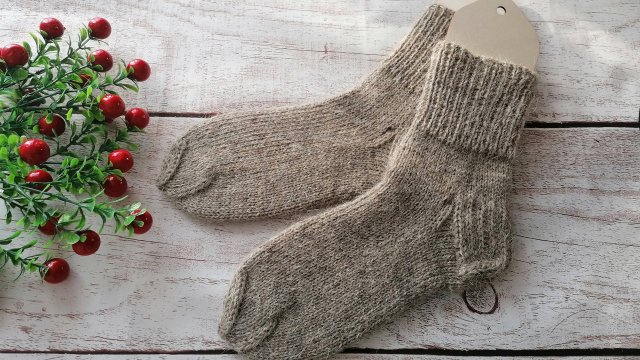 Самые простые носочки бабушкиным способом с укрепленной пяткой на чулочных спицах/ Подробный МК