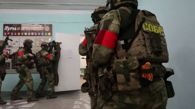ТЕРРОРИСТЫ В ШКОЛЕ № 85: УЧЕНИЯ РОСГВАРДИИ
