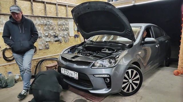 Kia Rio 4 установка топовых линз под врезку