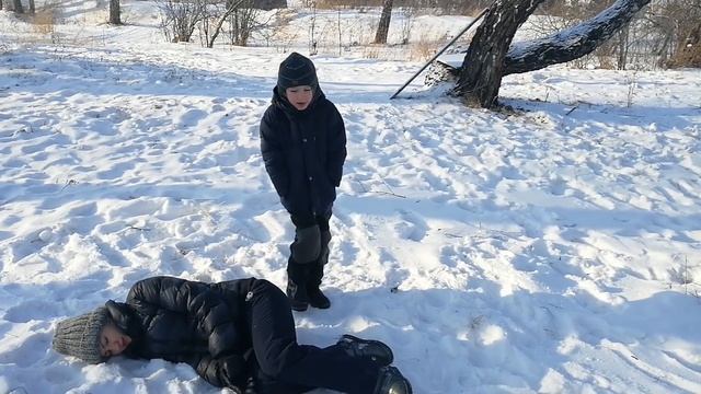 Бабуля гренни в лесу / Встретились с бабкой гренни в реальной жизни.