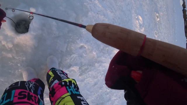 Зимняя рыбалка на форель.