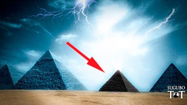 Куда пропала четвёртая пирамида Гизы в Египте?