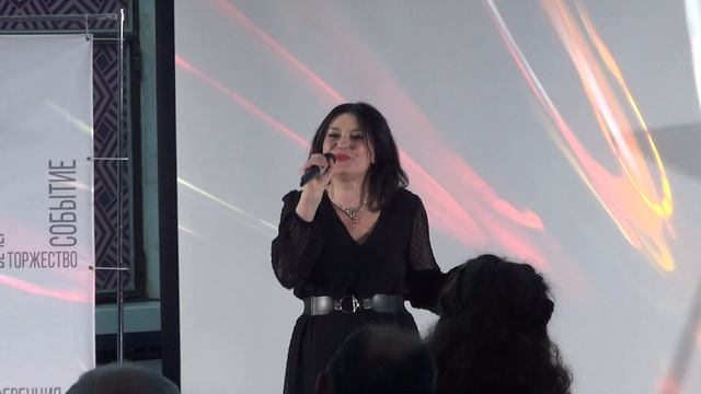 Три белых коня.  Музыка Е.Крылатова, слова Л.Дербенева. Исполняет Татьяна Конькова.