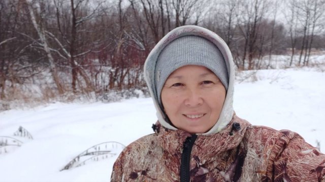 Рыбалка. Первый лед. Попала на раздачу крупной рыбы..