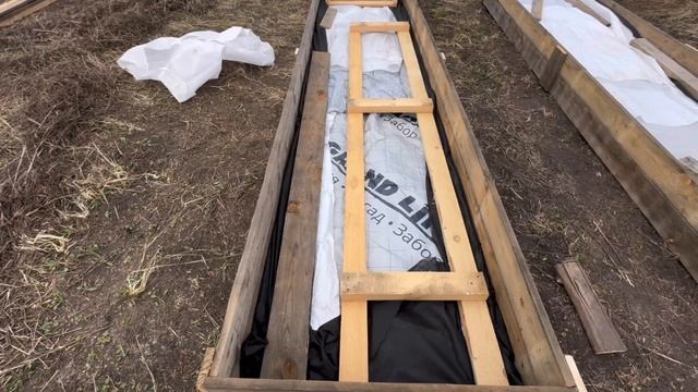 Бурты с коконами червя Дендробена