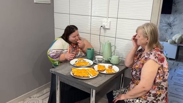 Без контроля. 3 Серия. Пицца своими руками. Сельдь под шубой. Алкаш Любы взломал дверь.