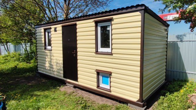 Вагончик металлический дачный хоз блок Курятник Люкс бытовка  блок контейнер 2.40х6х2.40м бежевый