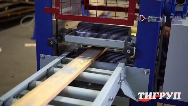 Клеенаносящий станок для склеивания щита и бруса УНК-02