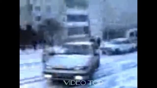 ГОЛОЛЕД автомобили скользят с горы подборка