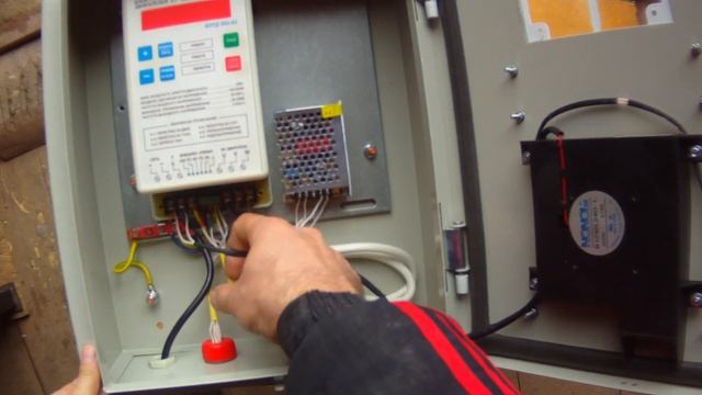 Частотный преобразователь.Как подключить трёхфазный электродвигатель от 220В.