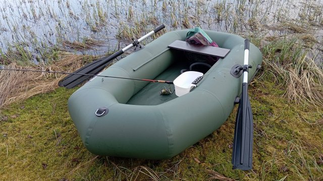 внешний обзор одноместной лодки ПВХ Байкал R-210