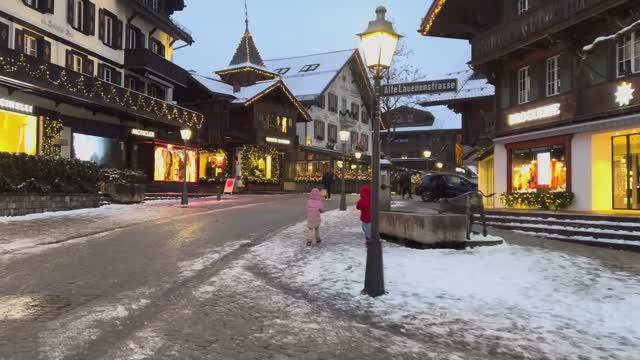 Рождественская прогулка по Гштааду в 2024 году, декабрь ❄️ 🎄 🌨 4K Зимняя прогулка по Швейцарии