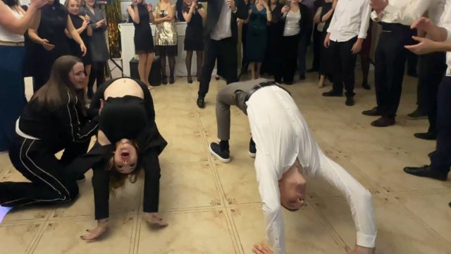 Гости убили танцпол своими танцами