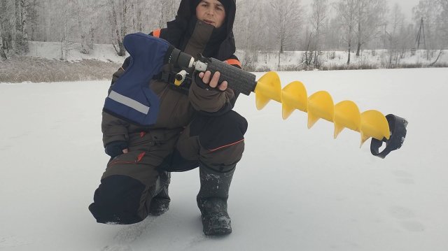 Пластиковый шнек из Китая для шуруповёрта! Из чего состоит, как бурит и стоит ли его покупать!