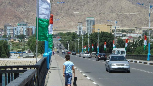Город Ленинабад ныне город Худжанд живой звук города Согдийская область Таджикистан ...