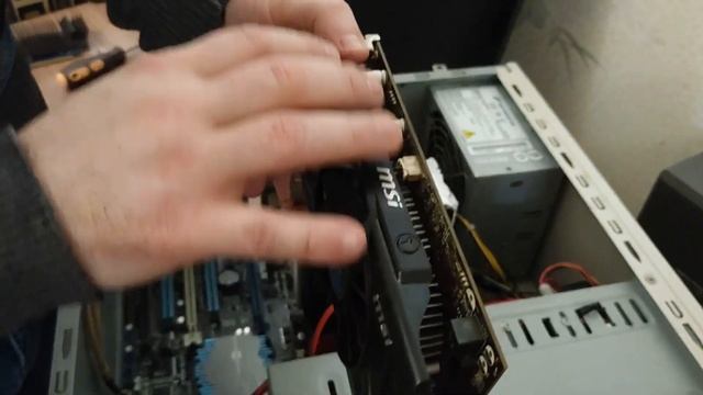 Как заменить и поменять видеокарту в компьютере на ПК ?