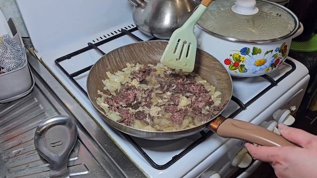 КАК ПРИГОТОВИТЬ МАКАРОНЫ по флотски с тушёнкой и чесноком