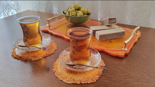 Набор из эпоксидной смолы😍
Поднос и подстаканники.