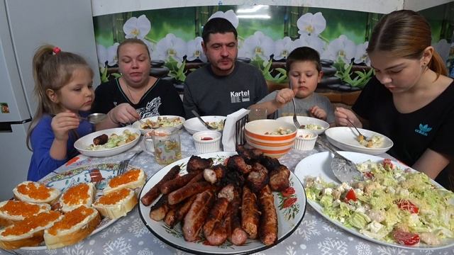 поздравляем всех с рождеством христовым!!! мукбанг