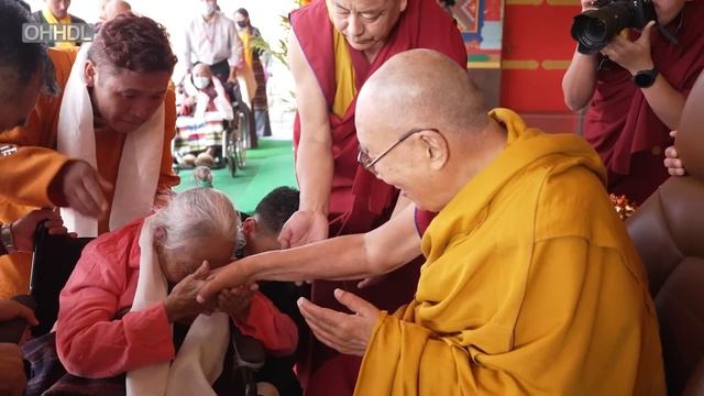 Далай-лама даровал аудиенцию пожилым тибетцам