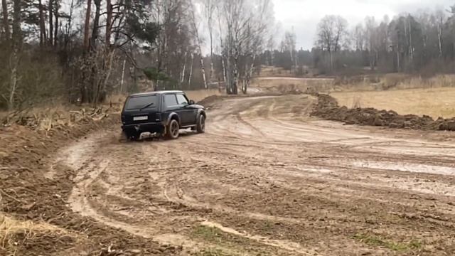 Дикий дрифт на Ниве #ниваурбан #нива #offroad #дрифт