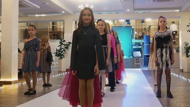 Модный отчетный концерт . Kids Fashion Show ~ Детский показ мод .НОВОРОССИЙСК ГЕЛЕНДЖИК / 1000планет