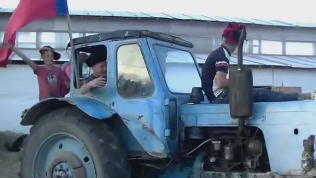 Едем в соседнее село на дискотеку