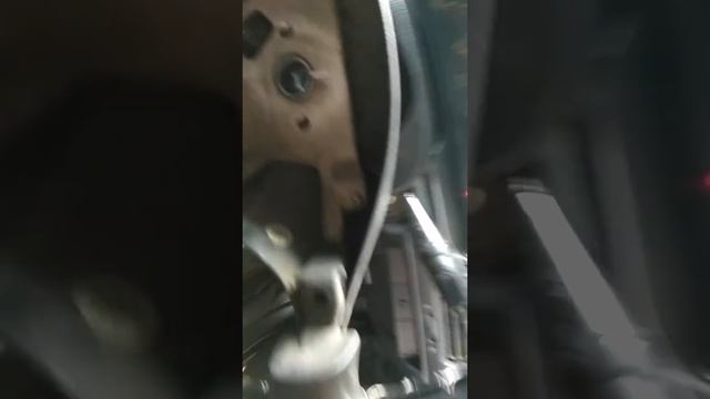 скрип руля при вращения