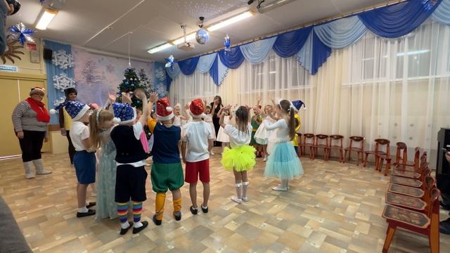 Новый год подготовительная группа «Почемучки»