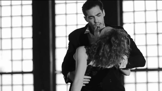 Leonard/Cohen_Dance me to the end of love