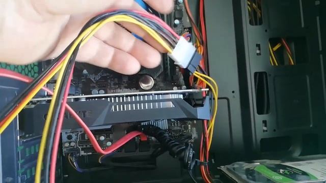 Как установить SSD (ССД) диск на компьютер ПК