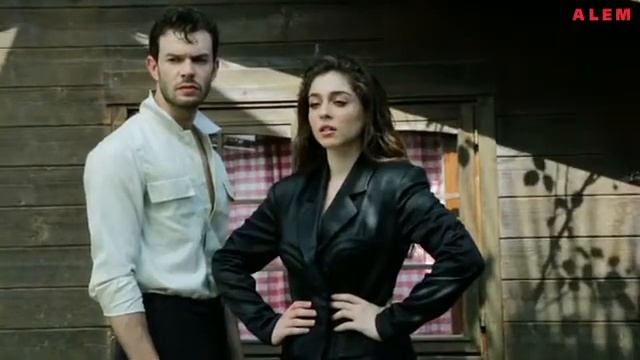 Фотосесия Айтач Шамаз и Джемре Байсал Alema