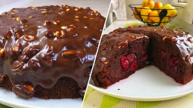 Шоколадный торт с вишней🍒 – загадка для гостей. Готовится быстро и просто.