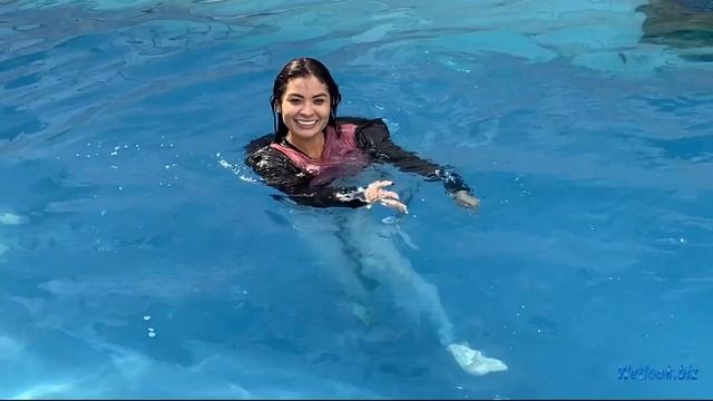 Wetlook girl get wet in Pool | Wetlook swimming while fully dressed