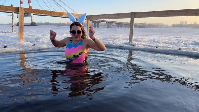 КРЕЩЕНСКИЕ КУПАНИЯ 🥶 В МОРОЗ -15*С. Swimming in ice water. Моржи России 🇷🇺